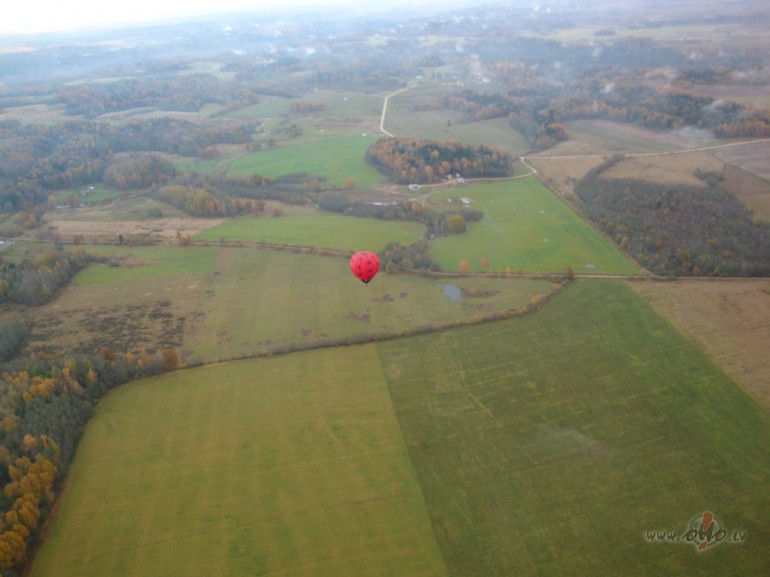 Nebaidies no lidojuma - gais� v�l neviens nav palicis!