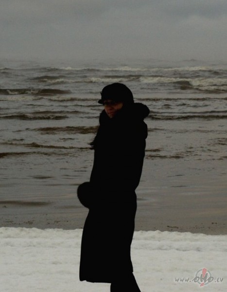 nosalu�u degunu beidzot esmu m�j�s :)