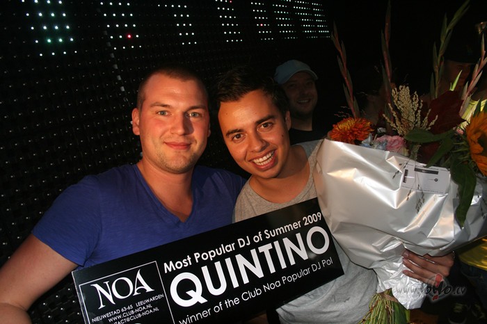 Q_U_I_N_T_I_N_O__Feat.__M_I_T_C_H__C_R_O_W_N