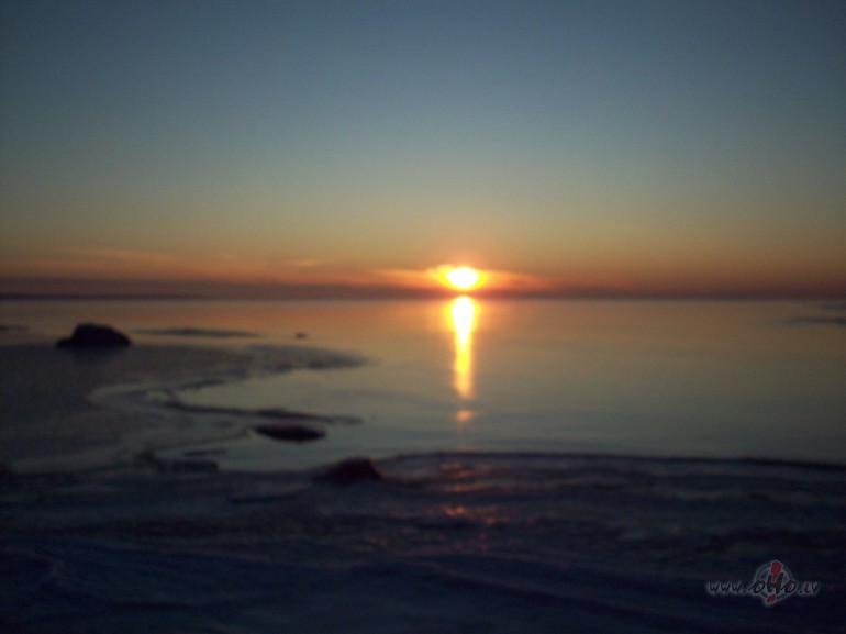 Tad,kad viss b�s beidzies,tad,kad viss b�s p�ri,sadal�sim debesis uz ...