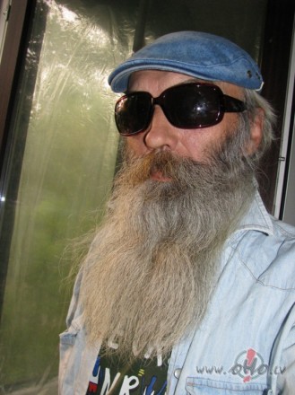 TAPEEC JAU NEESAAJU SAULESBRILLES...