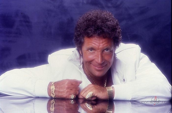 AR_LABU  ...  ** TOM_JONES__Feat.__TORI_AMOS **  ...