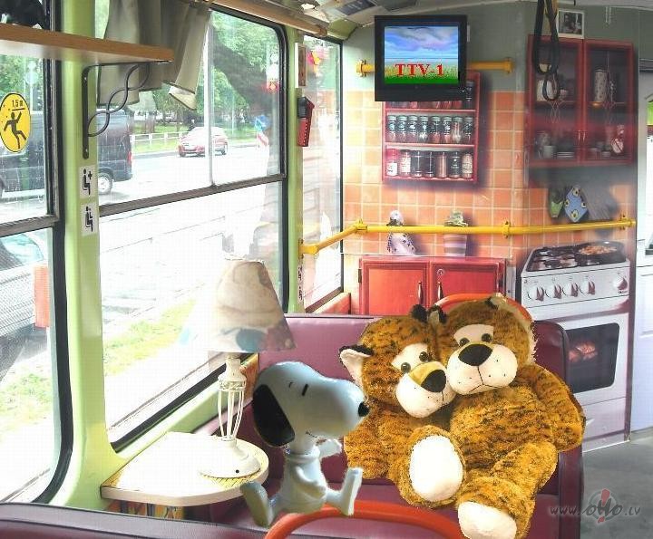 Sav�di pasa�ieri piln�gi re�l� tramvaj�:)