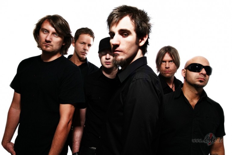 Live_sada�a_  ...  **  P__E__N__D__U__L__U__M  **