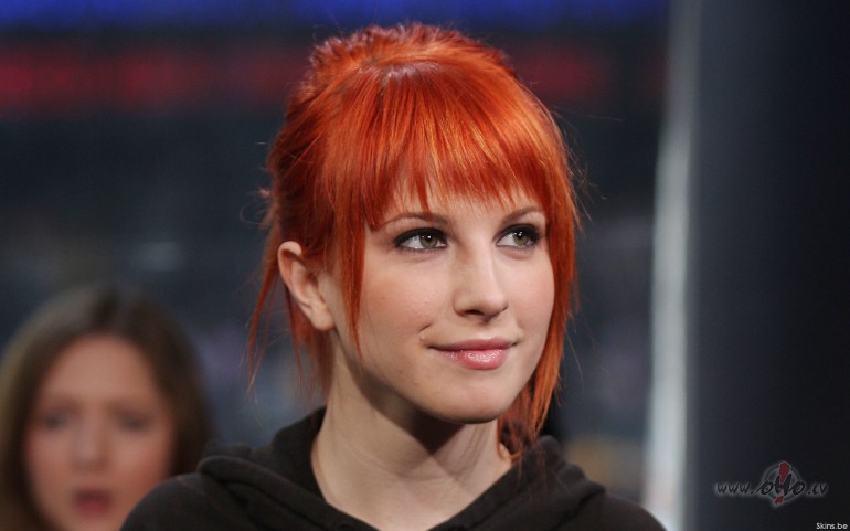 B._O._B.__Feat.__H_A_Y_L_E_Y__W_I_L_L_I_A_M_S  ( PARAMORE )