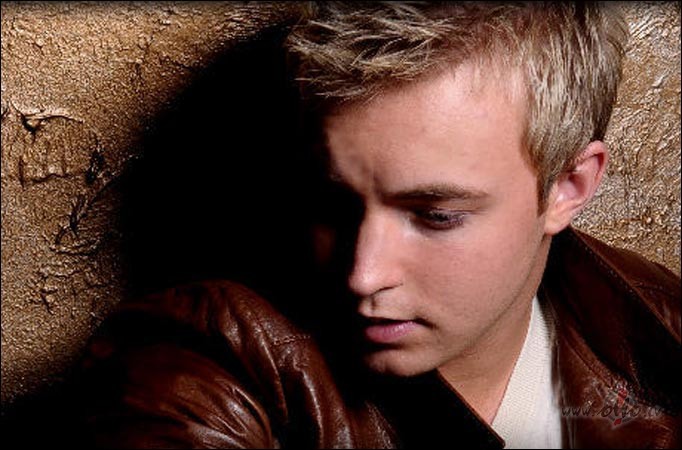 P_I_E_R_R_E__L_E_W_I_S