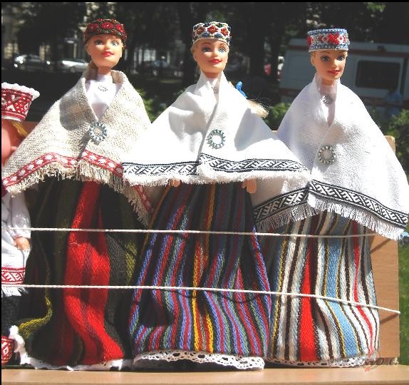 Tautisk�s B�rbijas:)