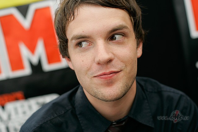 ABSOL�TS_JAUNUMS_...  **  B_R_A_N_D_O_N__F_L_O_W_E_R_S  ** ( The Killers )