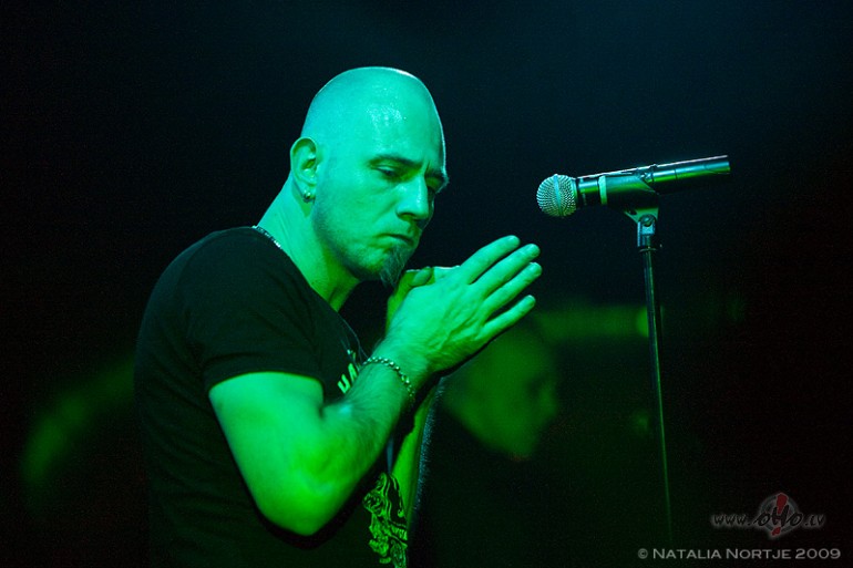 ABSOL�TS_JAUNUMS_...  **  D_E__V_I_S_I_O_N  **