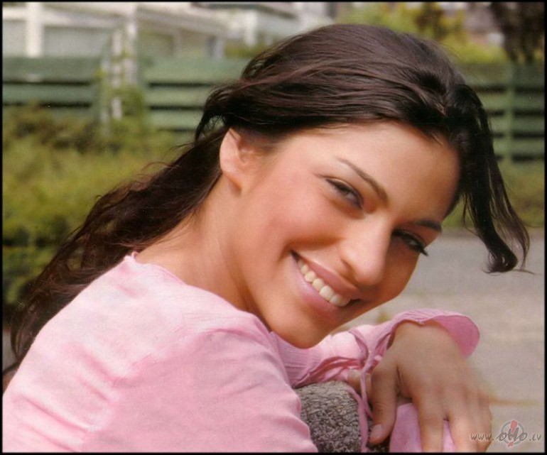 ABSOL�TS_JAUNUMS_...  **  T__O__U__R__I__Y__A  **