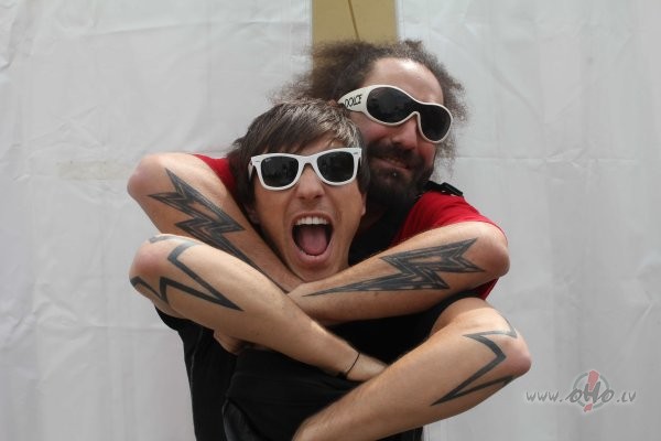 ABSOL�TS_JAUNUMS_...  **  C_O_L_L_E_C_T_I_F__M_E_T_I_S_S_E  **