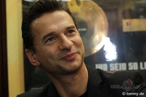 NakCputniem_...  **  D_E_P_E_C_H_E__M_O_D_E  **