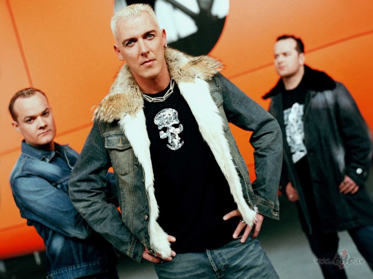 REMIXU_sada�a_...  **  S__C__O__O__T__E__R  **