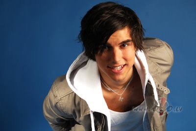 ABSOL�TS_JAUNUMS_...  **  E__R__I__C____S__A__A__D__E  **