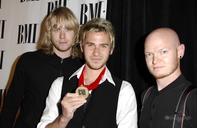 L__I__F__E__H__O__U__S__E     ... 2 no 1  ...