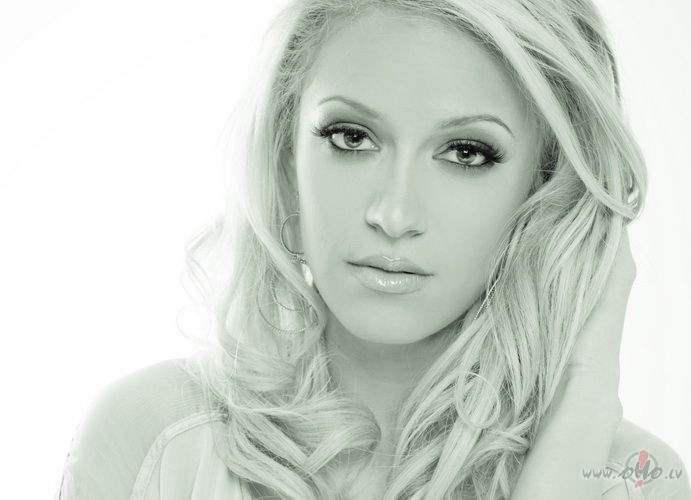 R_E_G_I__&__K_A_Y_A__J_O_N_E_S