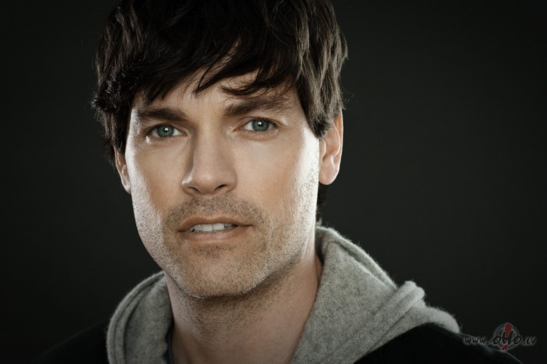 J_A_R_O_N__A_N_D__T_H_E__L_O_N_G__R_O_A_D__T_O__L_O_V_E