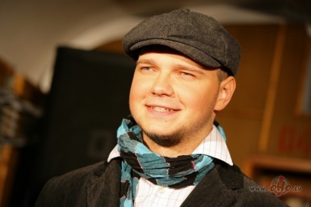 AR_LABU_...** BOROWA_MC_Feat._ZANE_DOMBROVSKA **