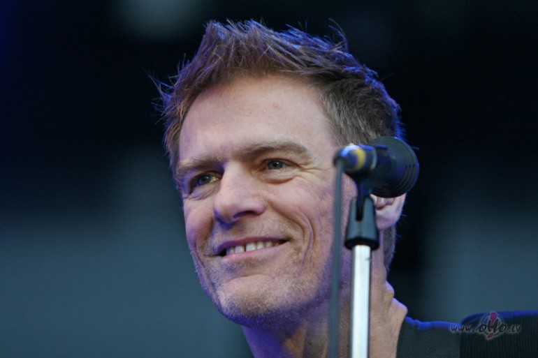 BRYAN_ADAMS_Feat._MELANIE_C