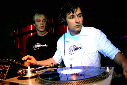 KYAU_&_ALBERT
