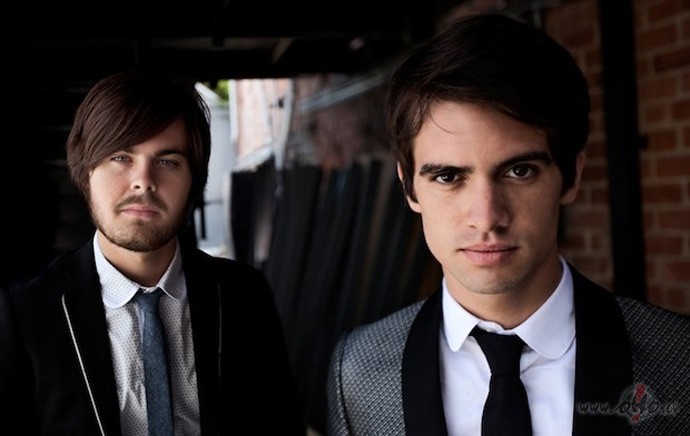 JAUNUMS_  ** PANIC_AT_THE_DISCO **