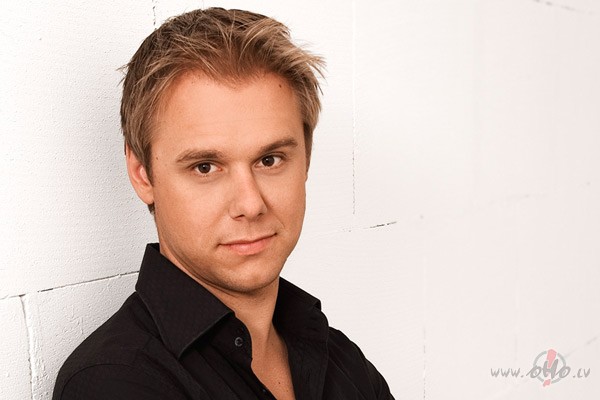 JAUNUMS_ ** ARMIN_van_BUUREN_Feat._LAURA_V **