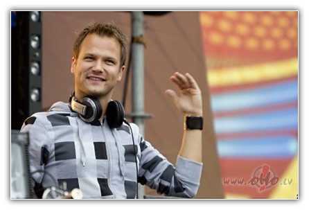 JAUNUMS_ ** DASH_BERLIN_Feat._JONATHAN **