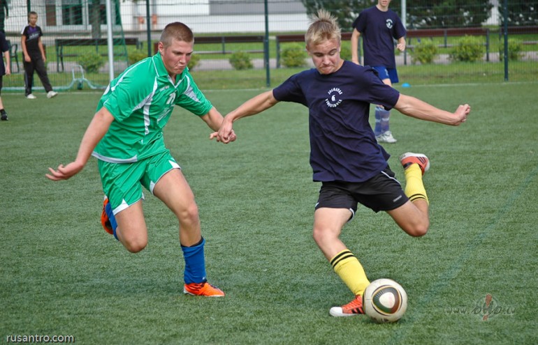 Skolni Jelgav cns par futbola kausu