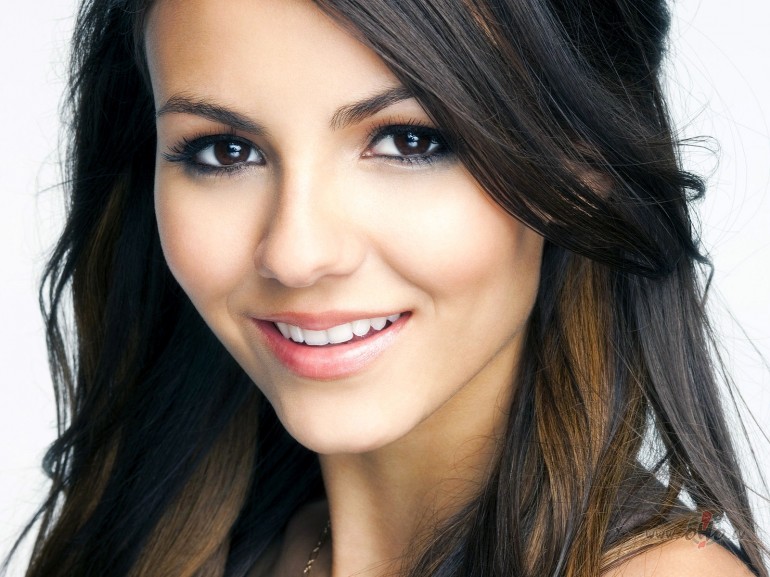 VICTORIA_JUSTICE