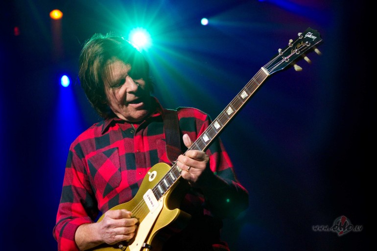 AR_LABU_ ** JOHN_FOGERTY **