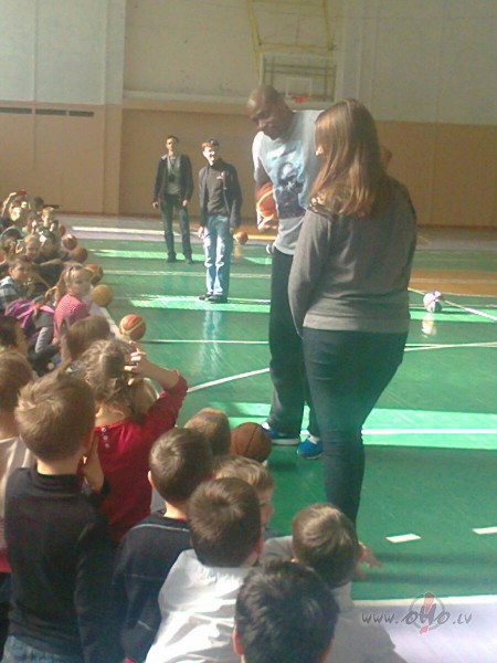 Cris Room, ex profesionls basketbolists no ASV