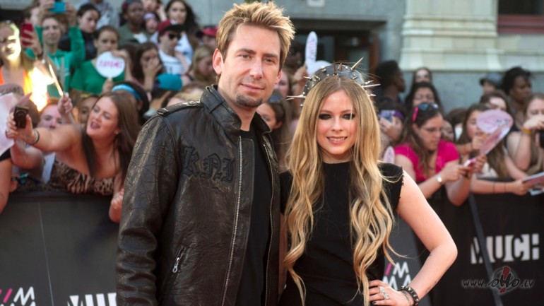 JAUNUMS_ **AVRIL_LAVIGNE **