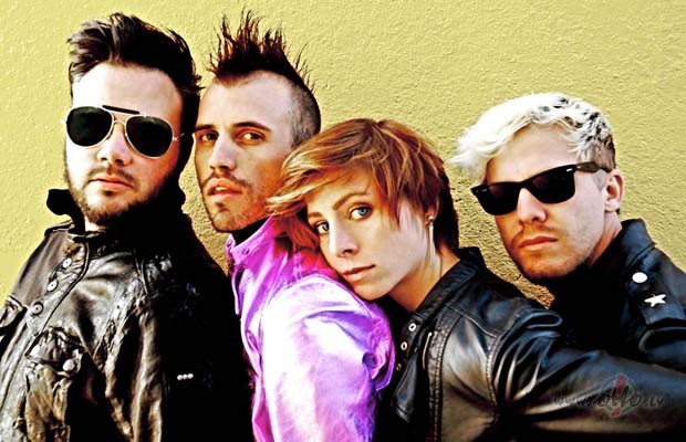 JAUNUMS_ ** NEON_TREES **