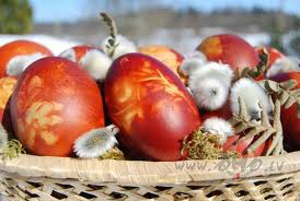 Paveries debes�s,ieklausies v�j�, J�ti k� mostas pu�e un strauts. ...