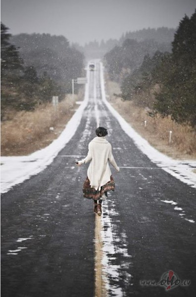 Ko tu esi dar�jis, lai tevi k�ds m�l�tu?