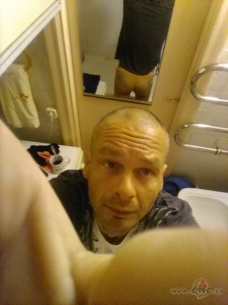 Kas Valda Pasauli ?